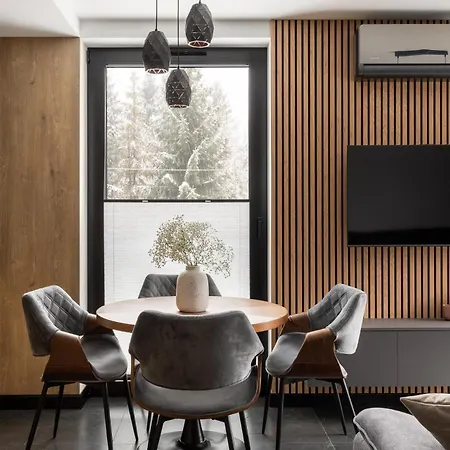 Cyrhla Apartamenty - Sauna, Playroom, Free Parking & Wifi-3